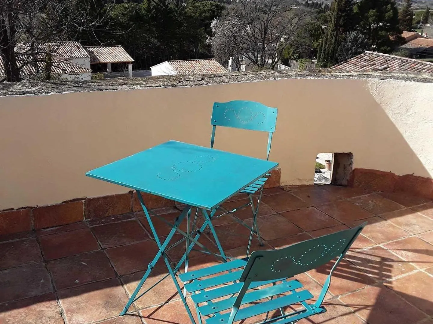 Charming Provencal Mas With Pool By Taillades, Close To Cavaillon In The Luberon, Sleeps 6. Les Taillades Holiday home