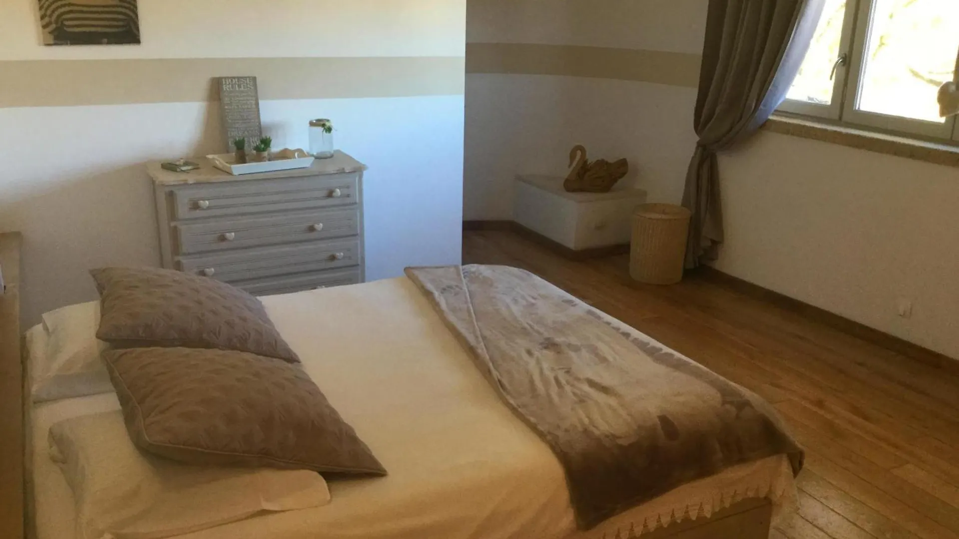 Holiday home Charming Provencal Mas With Pool By Taillades, Close To Cavaillon In The Luberon, Sleeps 6. Les Taillades